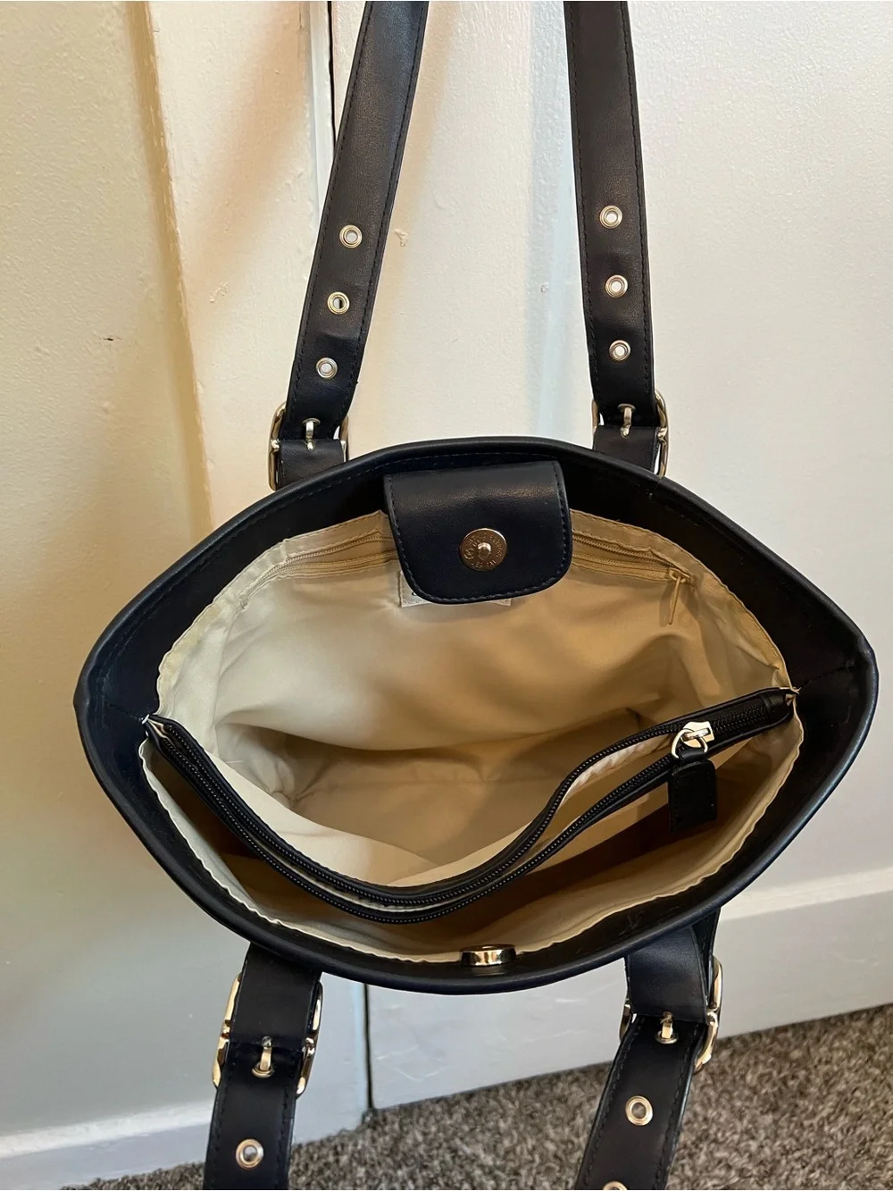 2000’s St. John's Bay Basketweave tote bag with navy straps vintage coastal